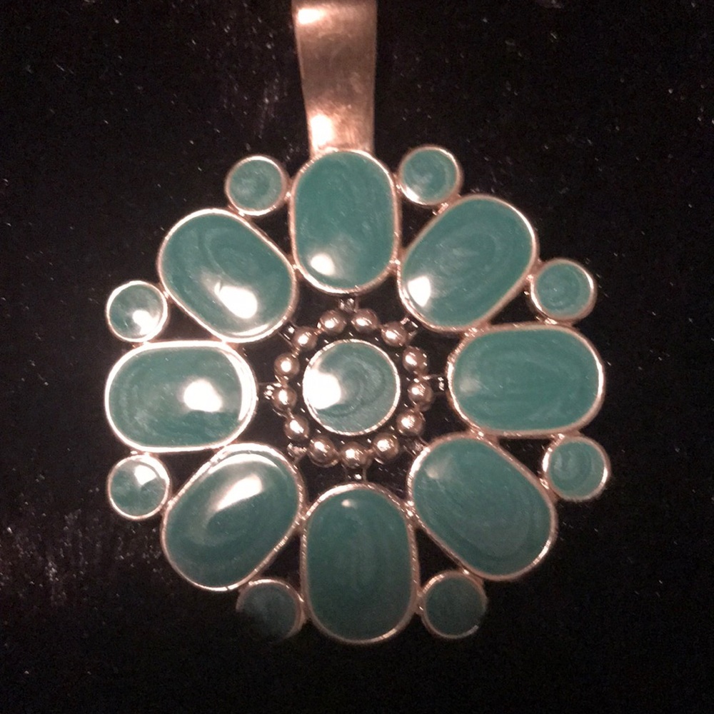 Reversible pendant for necklace